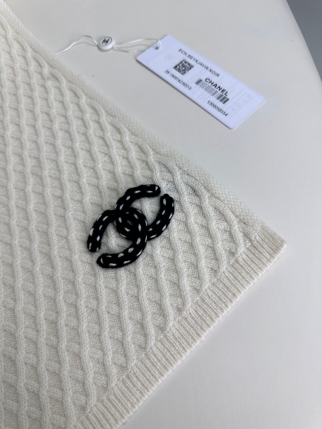 Chanel wool wave scarf