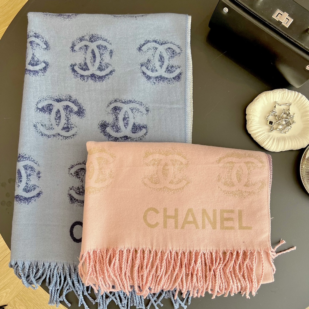 Chanel Long woof scarf