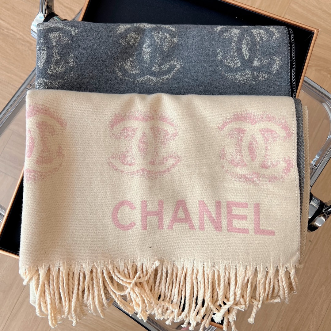 Chanel Long woof scarf