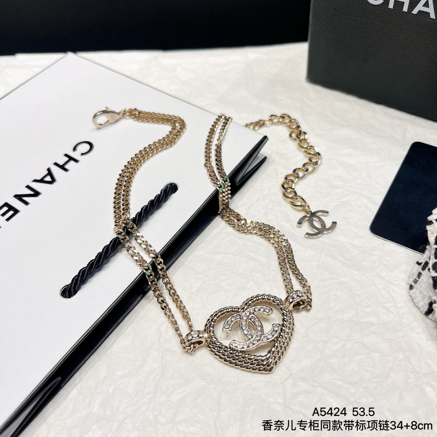 B097 Chanel choker necklace