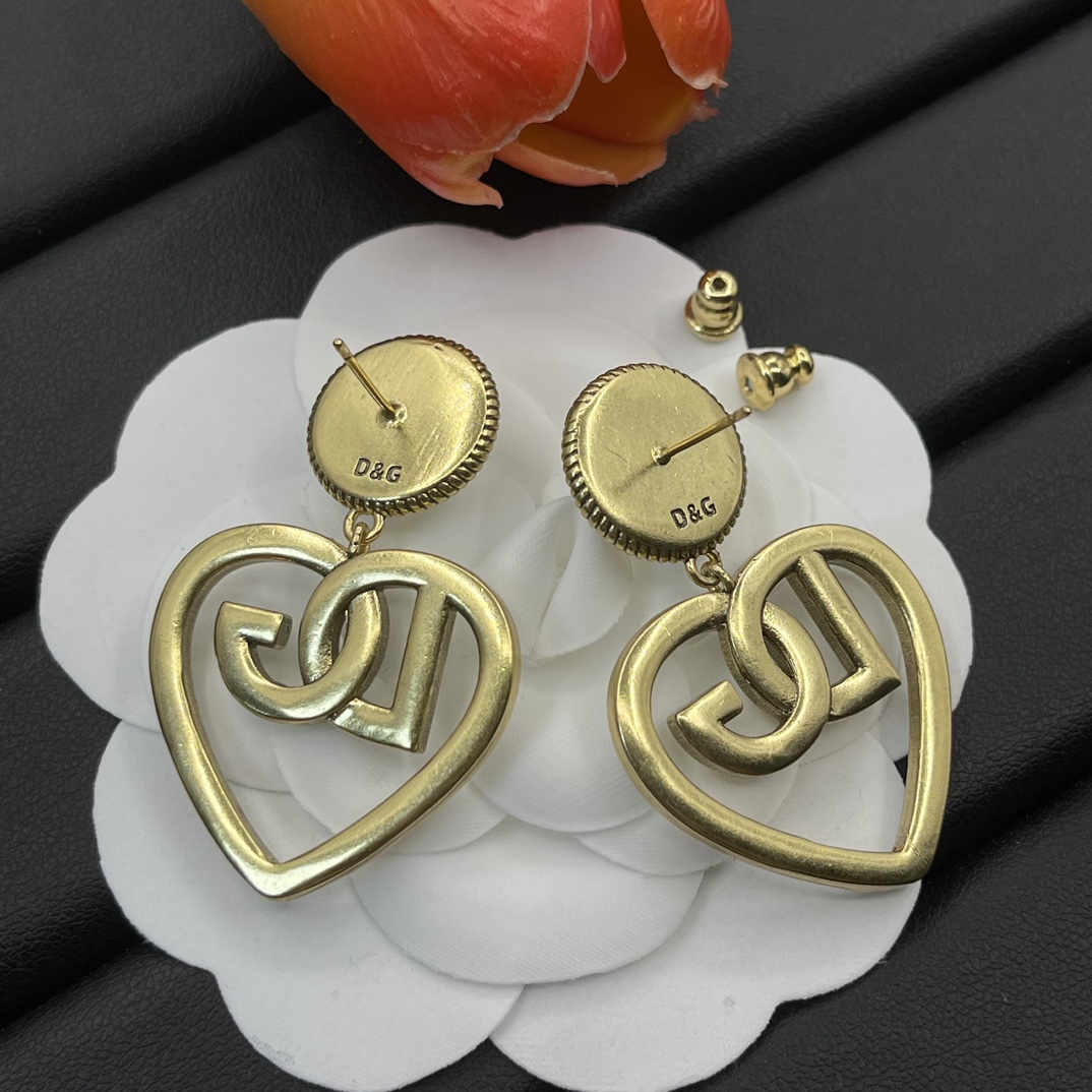 DG hollow heart earrings 115052