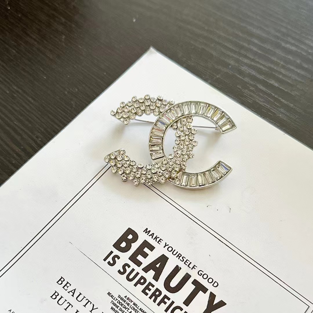 Special sale! Chanel crystal brooch