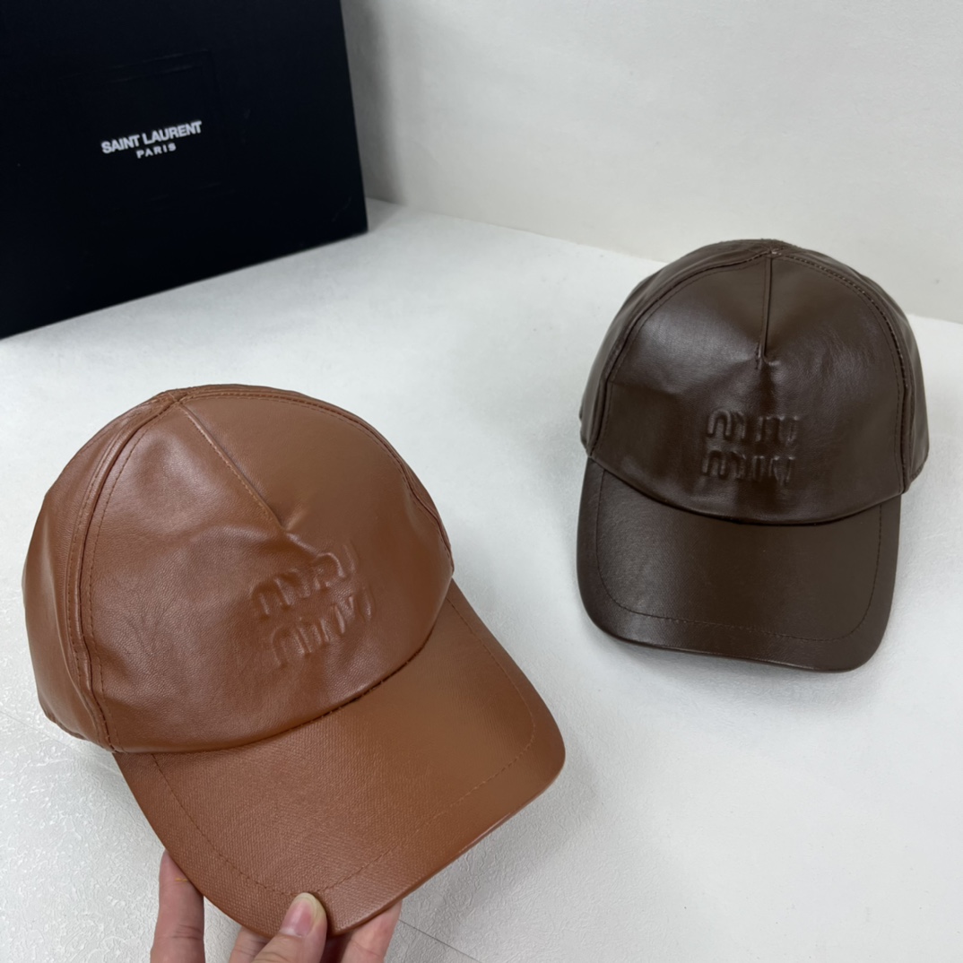 MIUMIU leather cap 115192