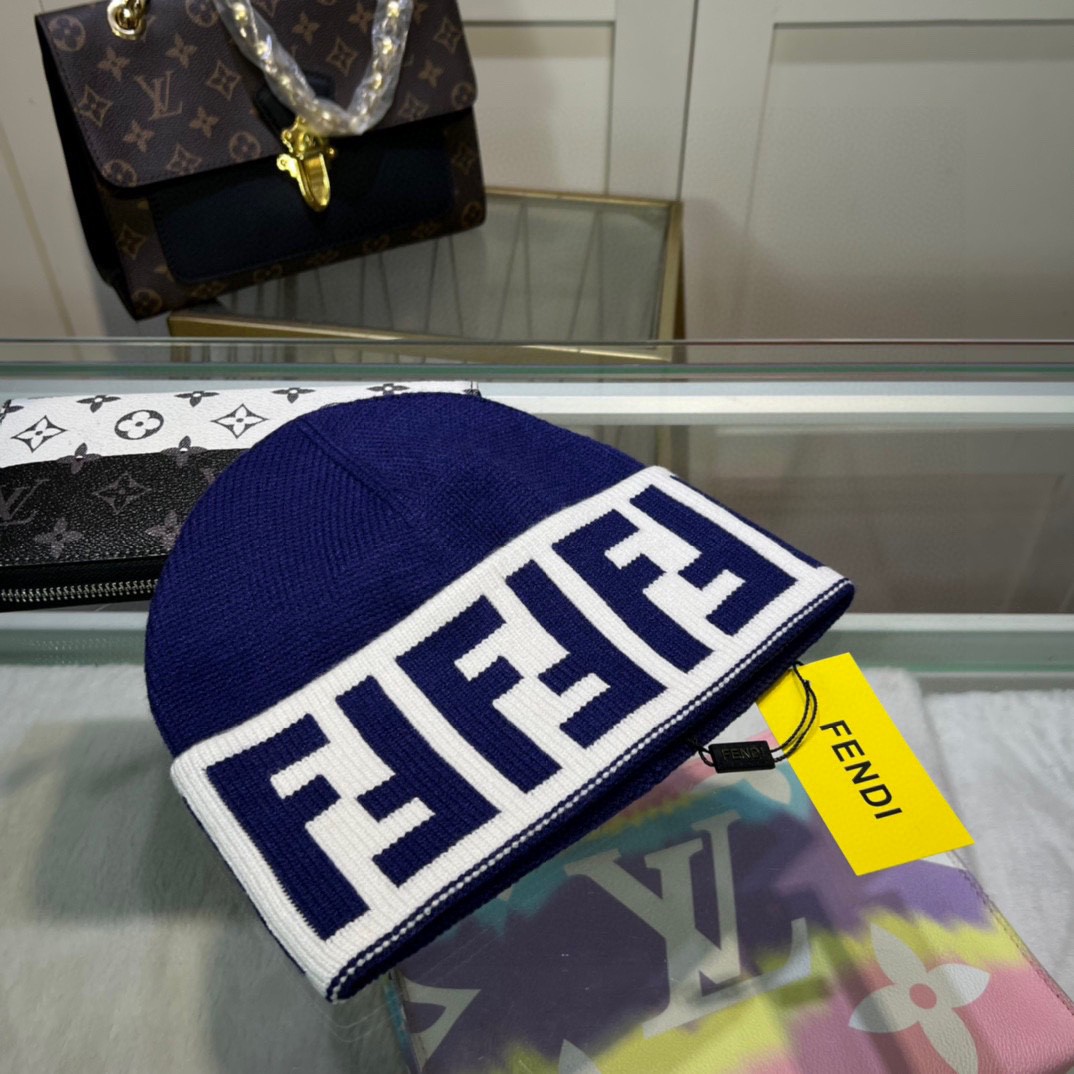 Fendi FF Knitted hat 115165