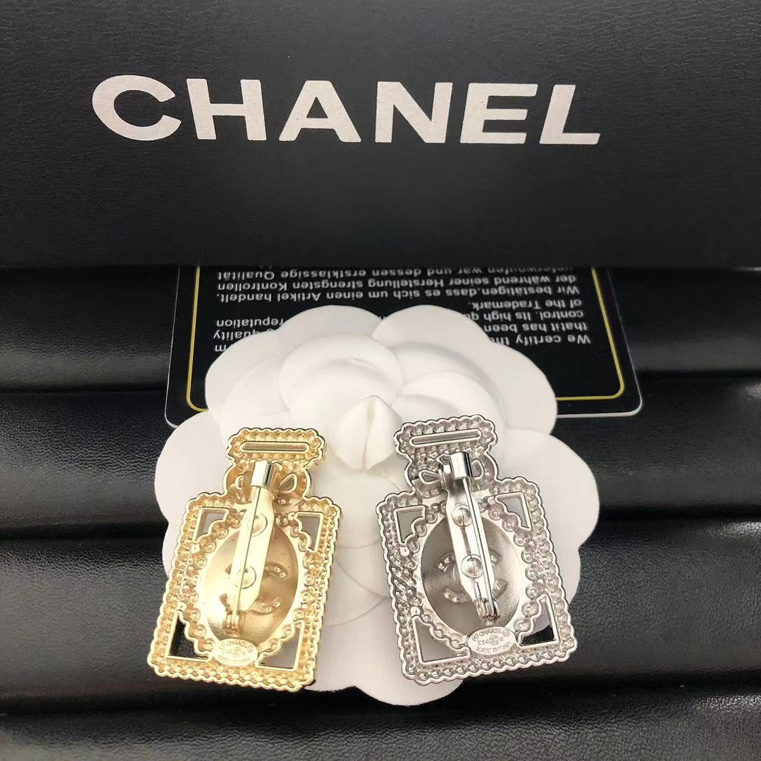 Chanel perfume bottle brooch 115209