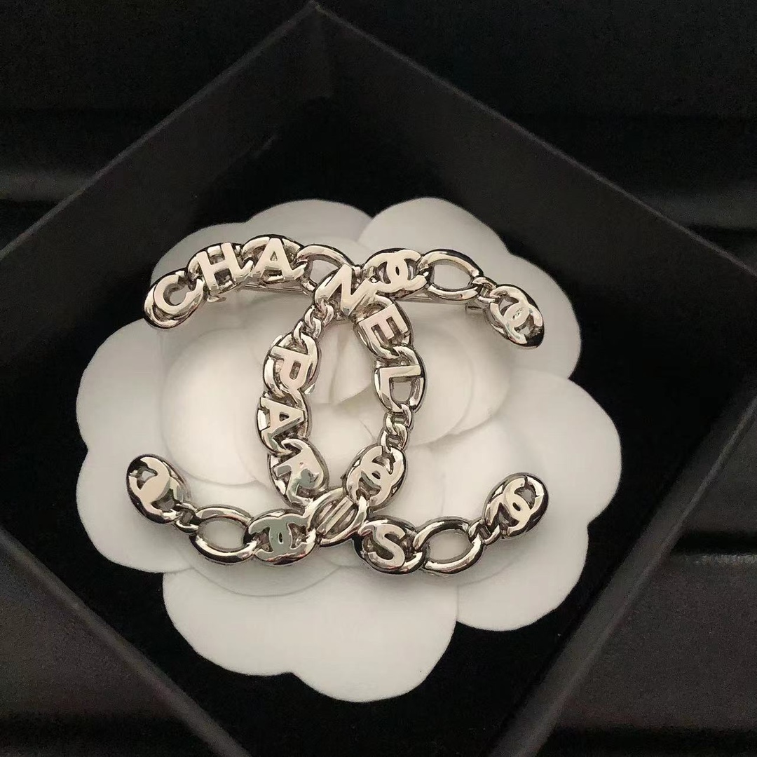 Chanel CC Brooch 115205