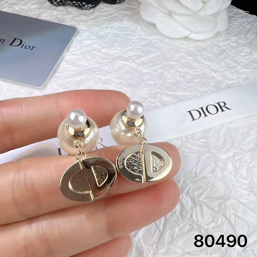 A813 Dior earrings