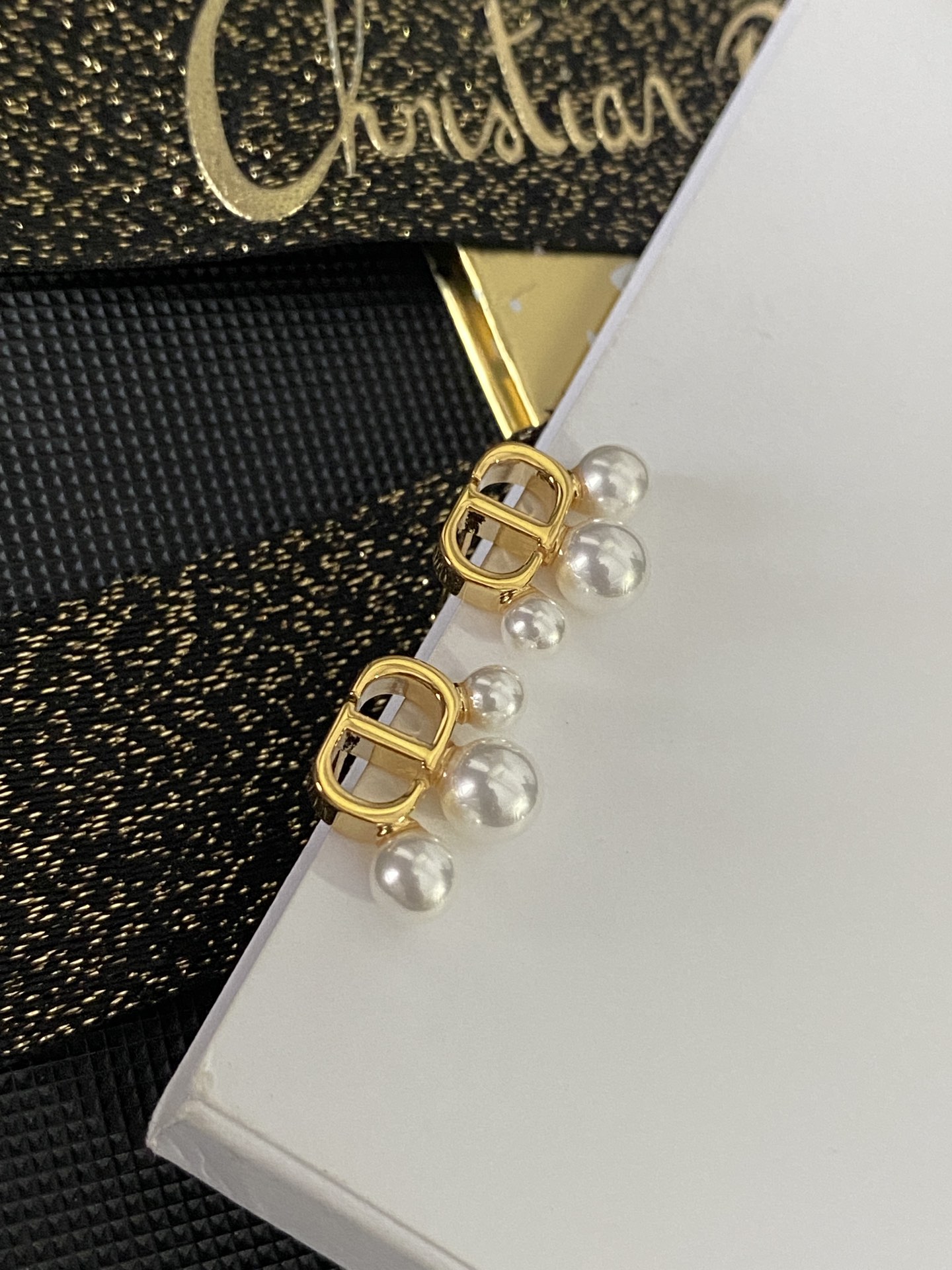 A764 Dior earrings