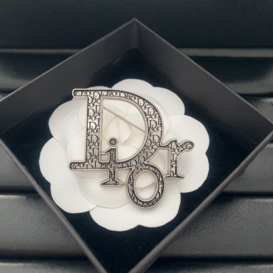 Dior brooch 115333