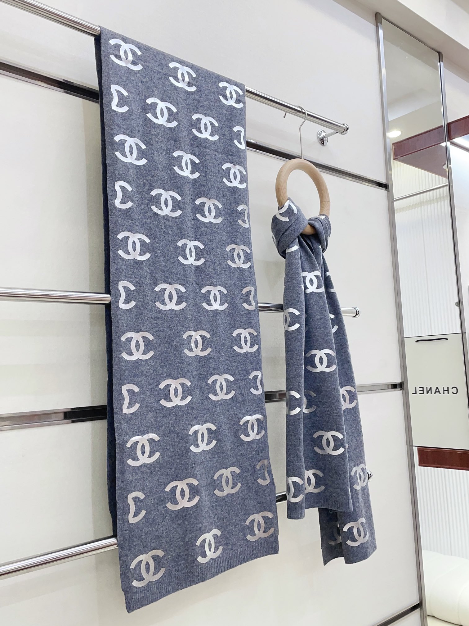 Chanel Long woof Scarf 115451