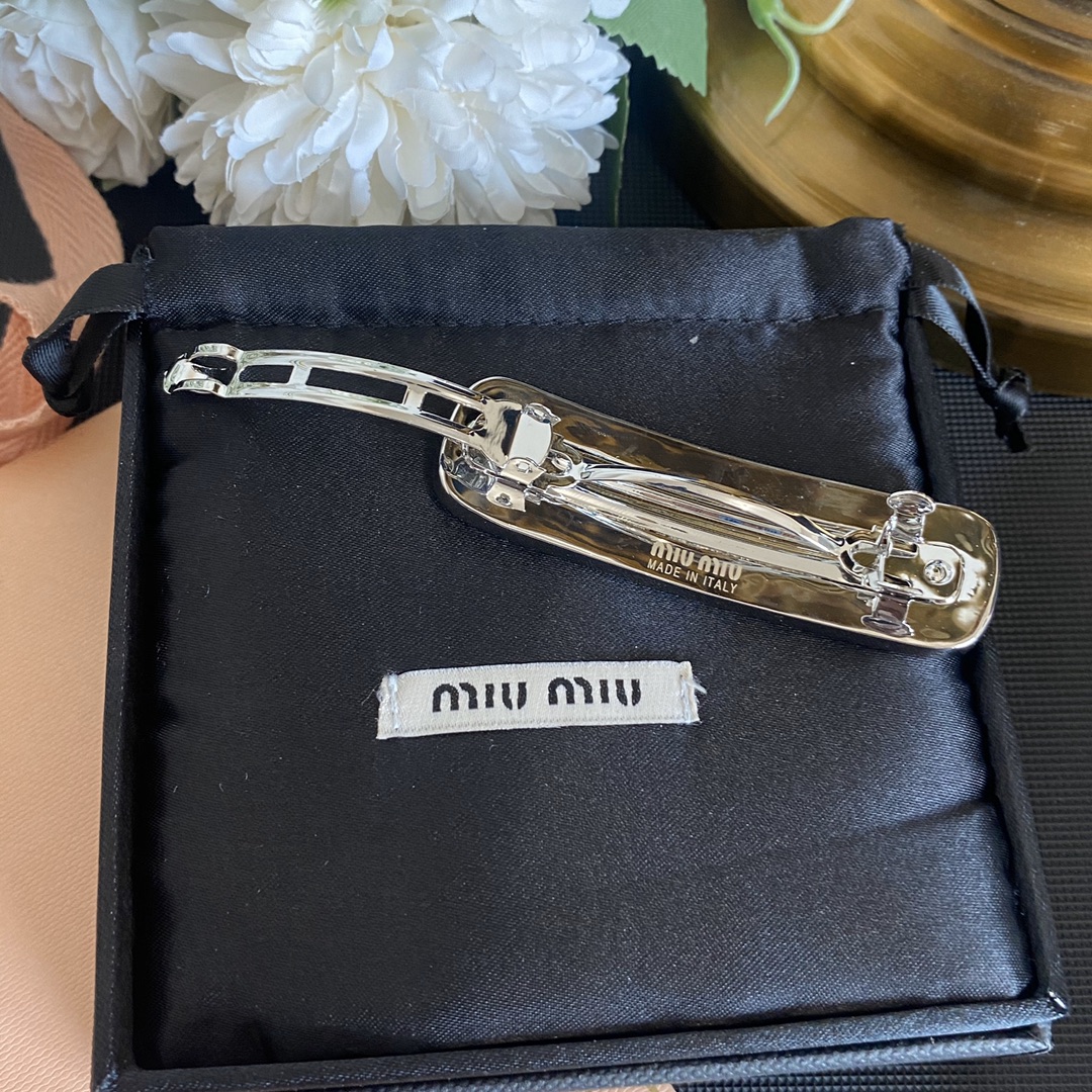 FS7025  MIUMIU hairclip