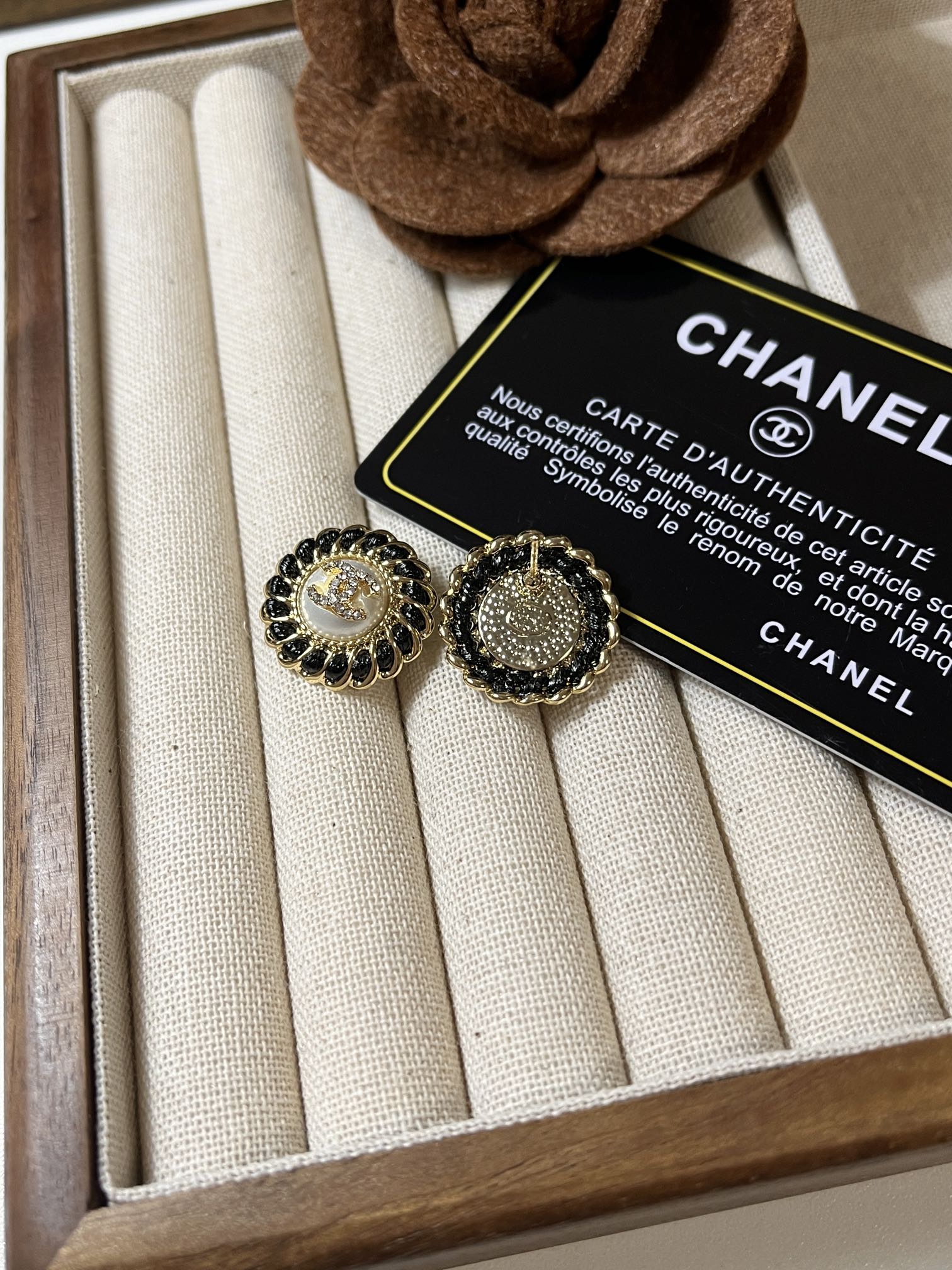 A1053 Chanel earrings