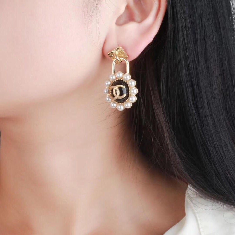 Chanel earrings 115645