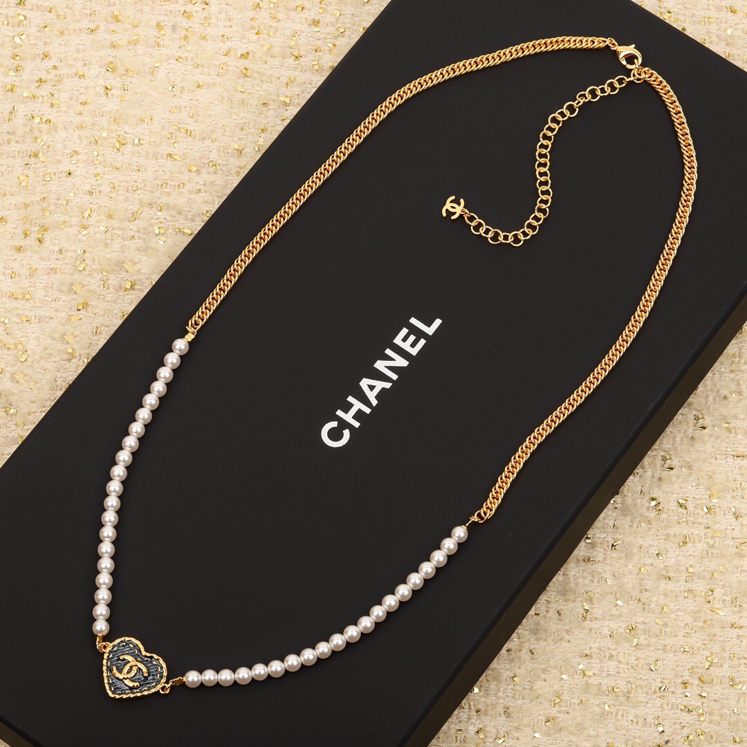 Chanel Denim blue heart pearls waist chain 115613