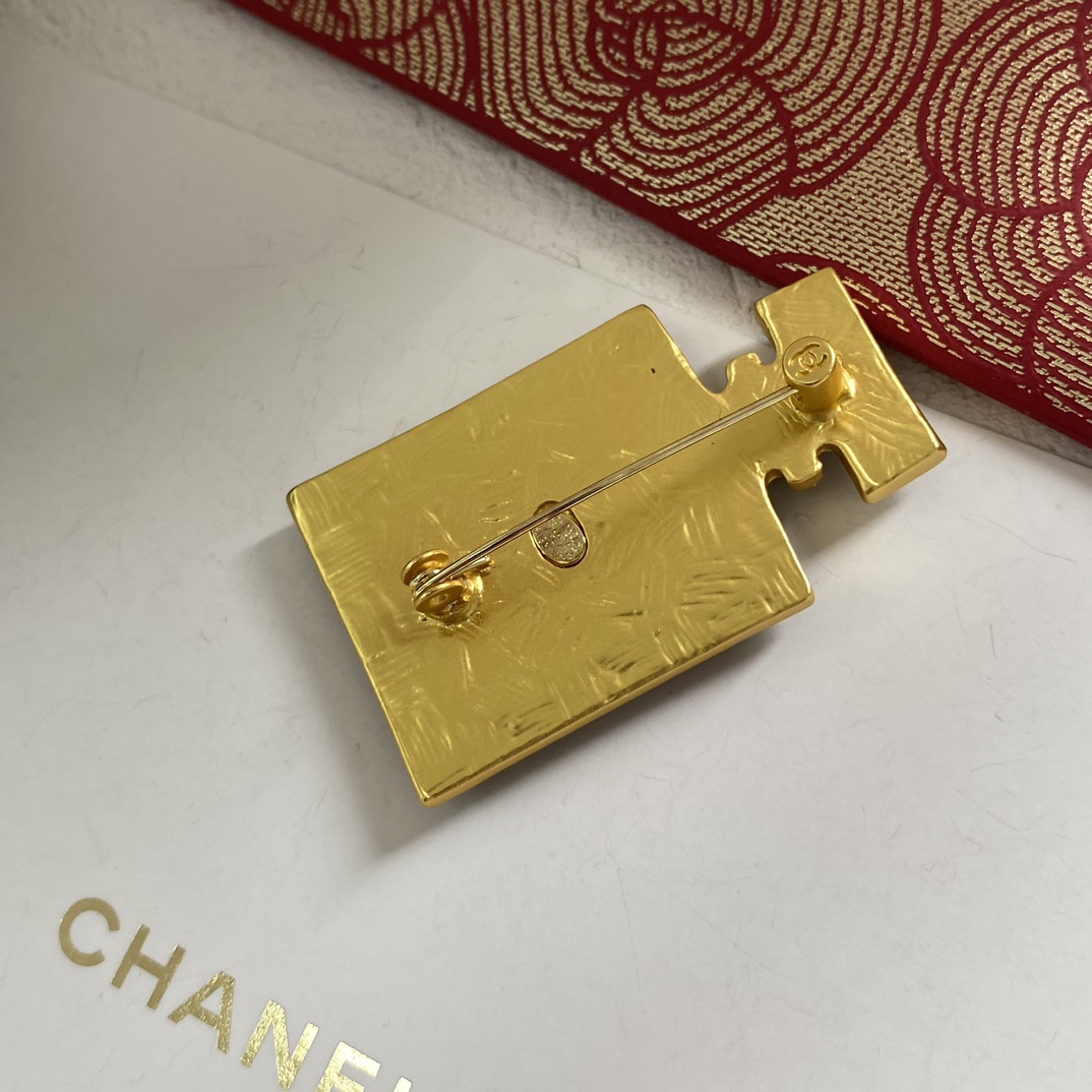 C401 Chanel perfume bottle brooch