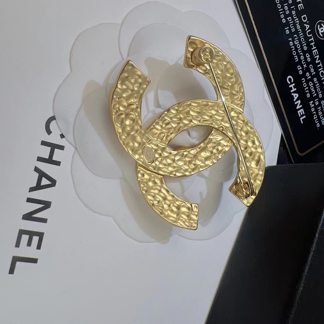 Chanel vintage CC brooch 115719