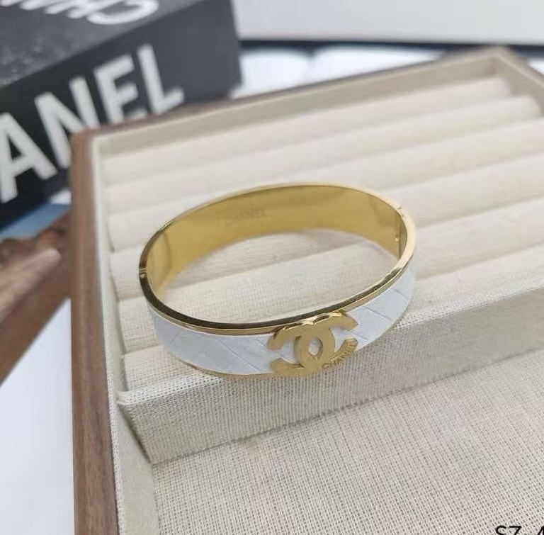 Chanel bracelet 115769