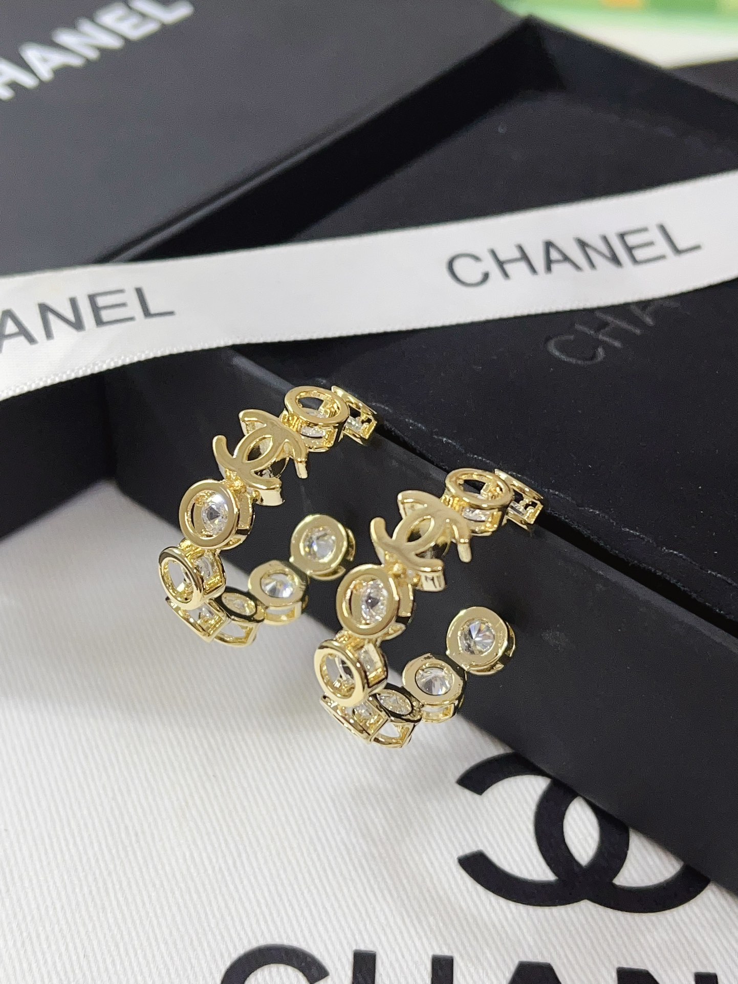 A1079 Chanel hoop earrings