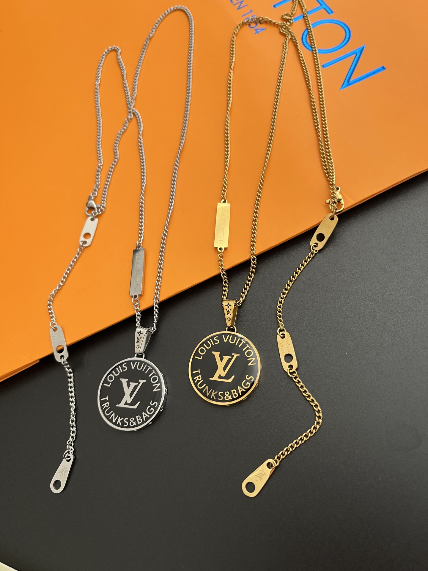 X651 LV AWARD Necklace