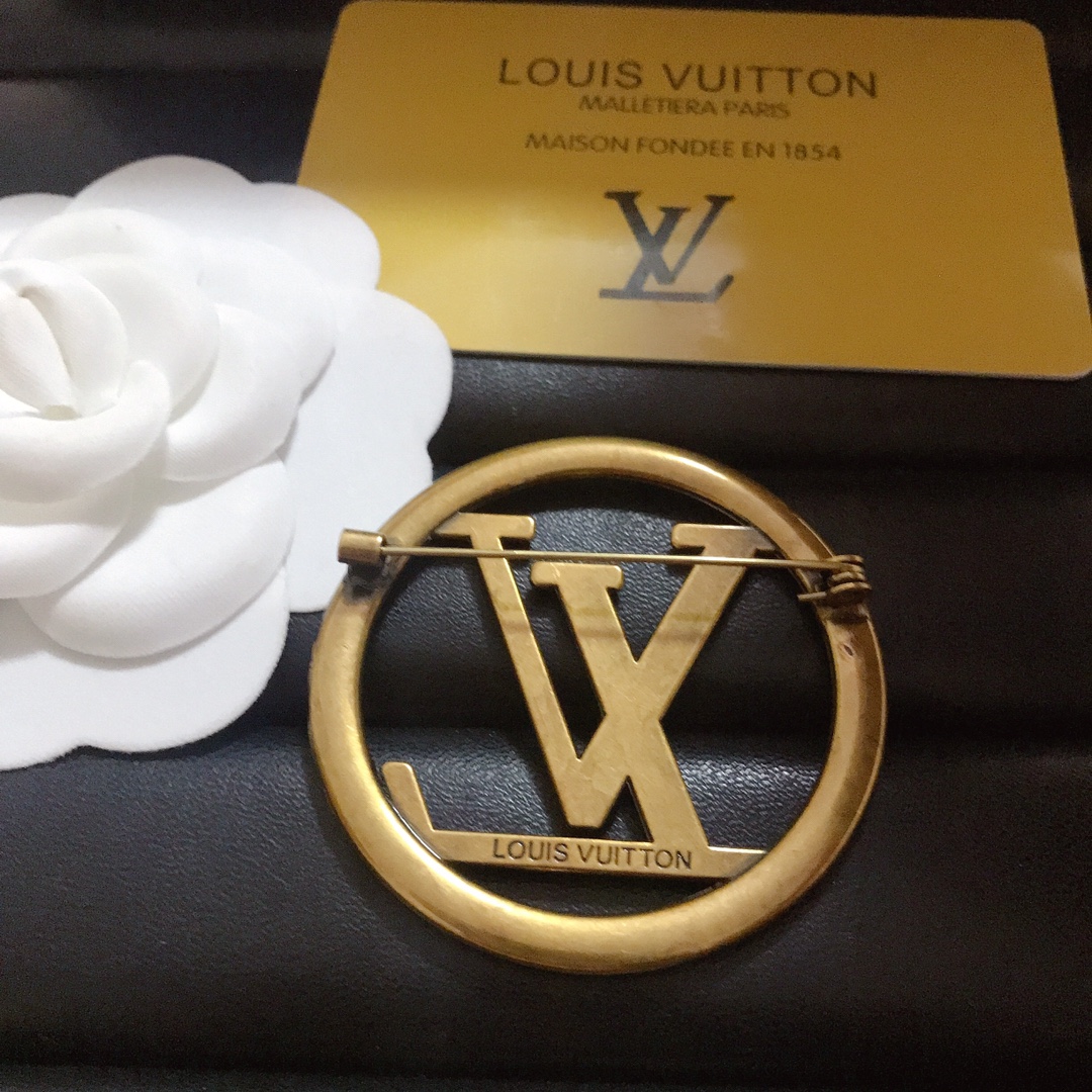 LV Louis vuitton vintage brooch 112522