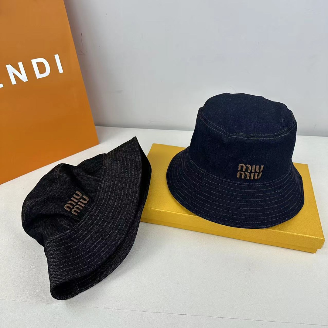 MIUMIU demin bucket hat