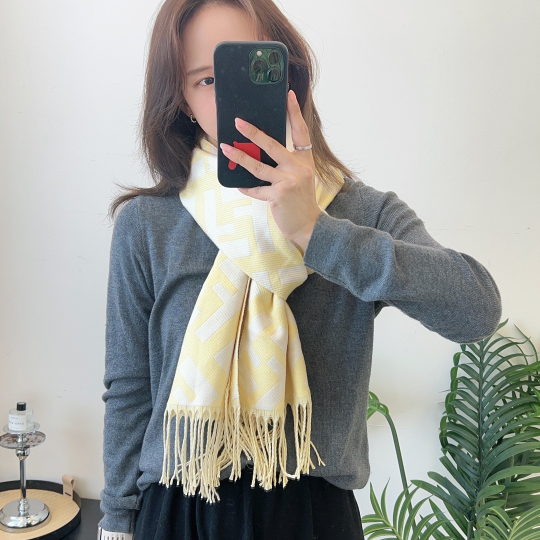 Fendi Long wool scarf