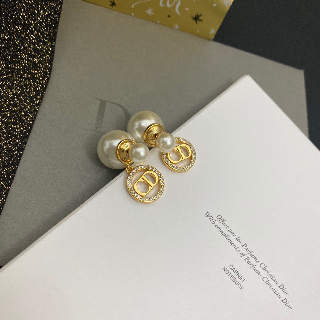 A200 Dior earrings