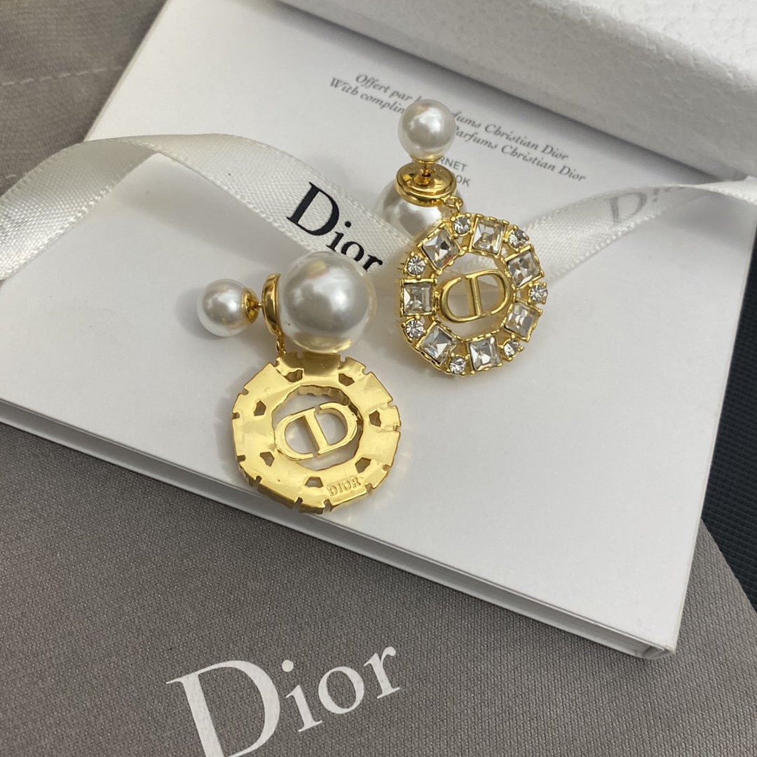 A1033 Dior earrings