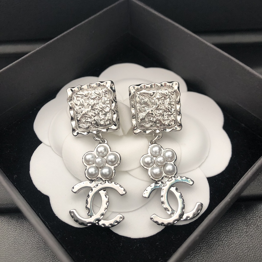 Chanel earrings 115334