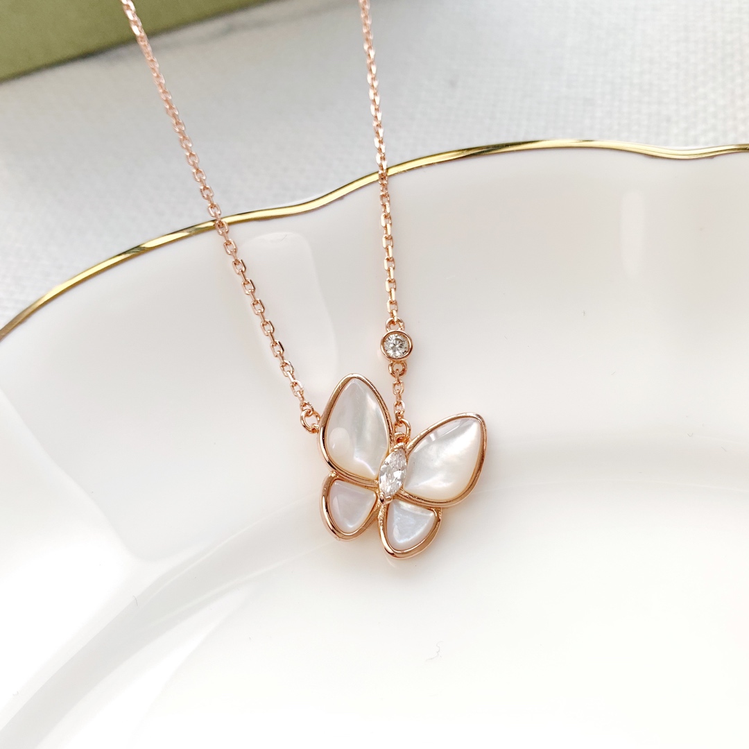 VCA Vancleef Tow Butterfly necklace