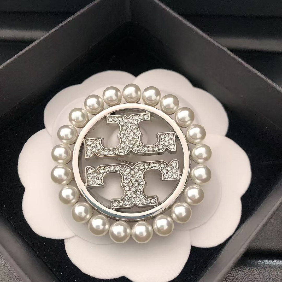 Tory Burch Pearls brooch 115587