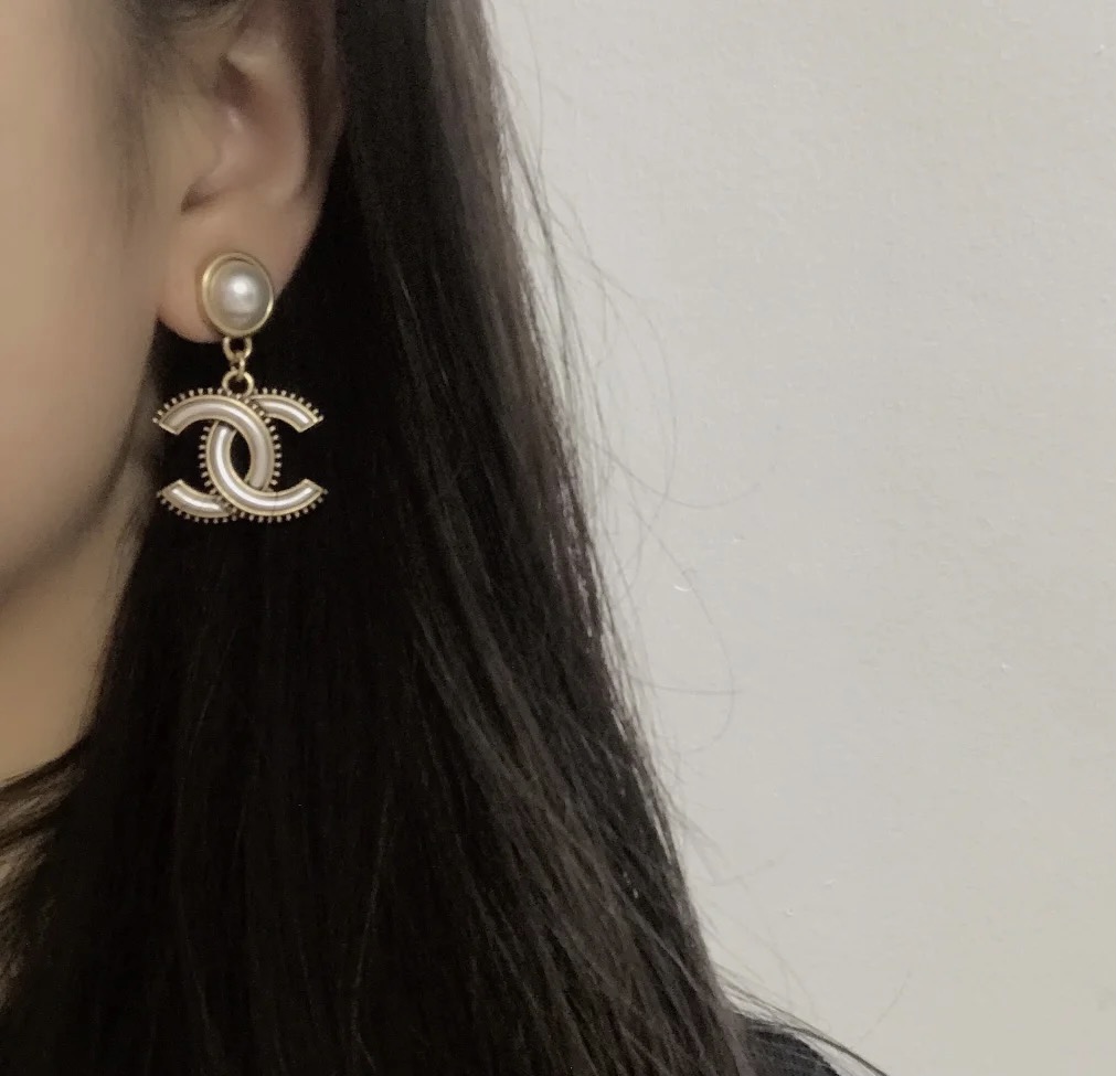 A1498 Chanel earrings