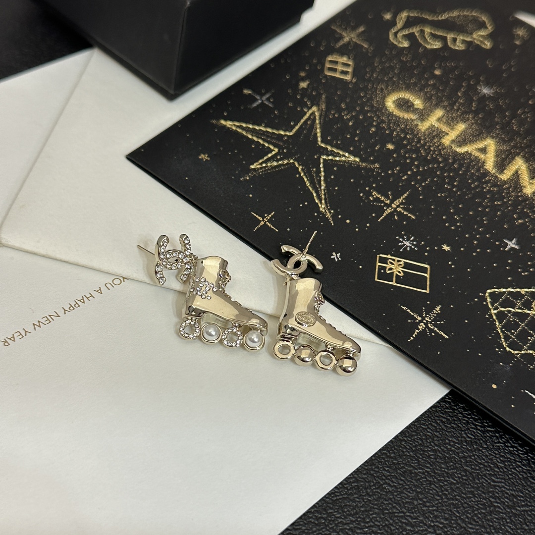 Chanel roller-skates earrings 115821