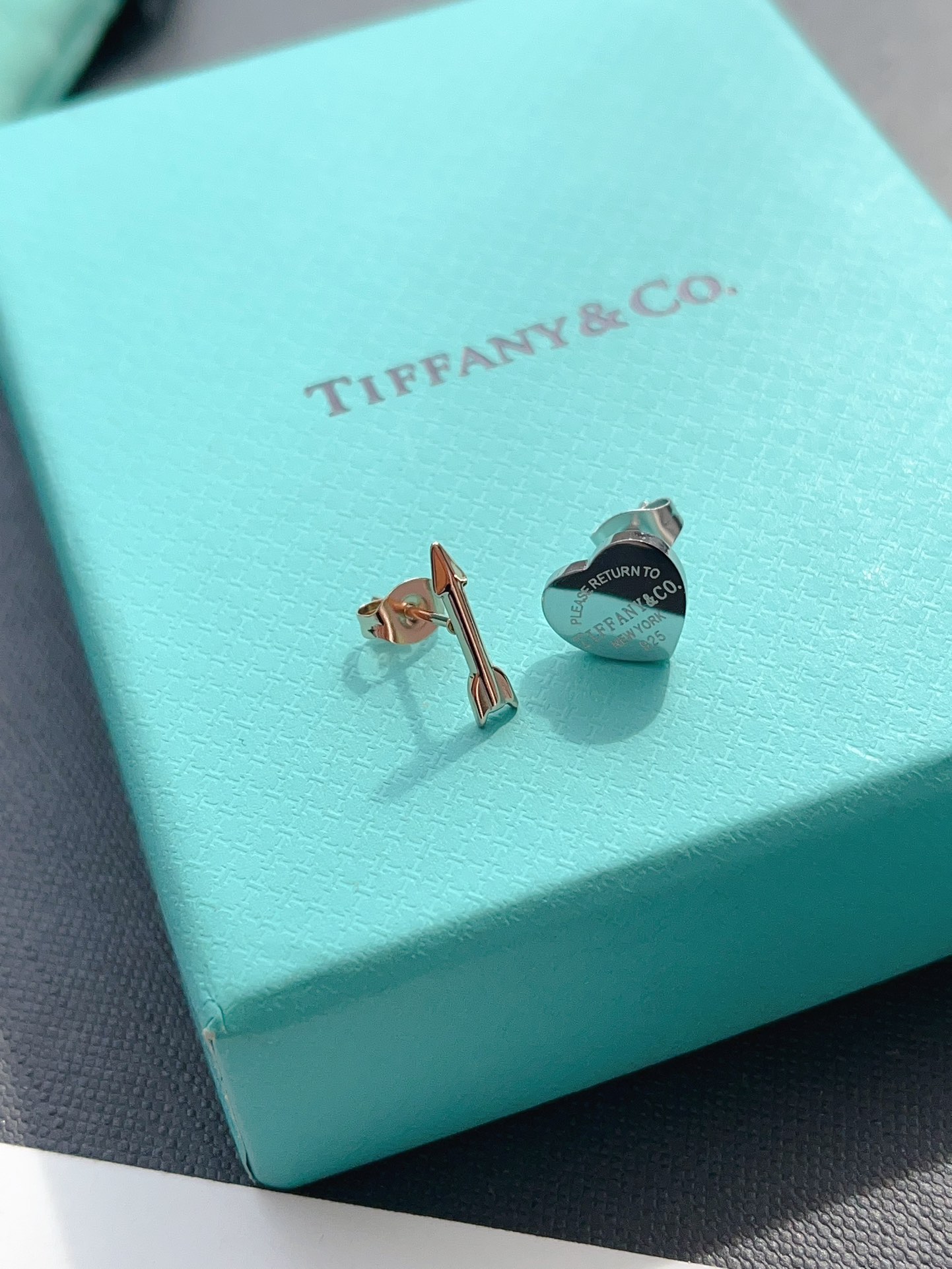 A1072 Tiffany earrings