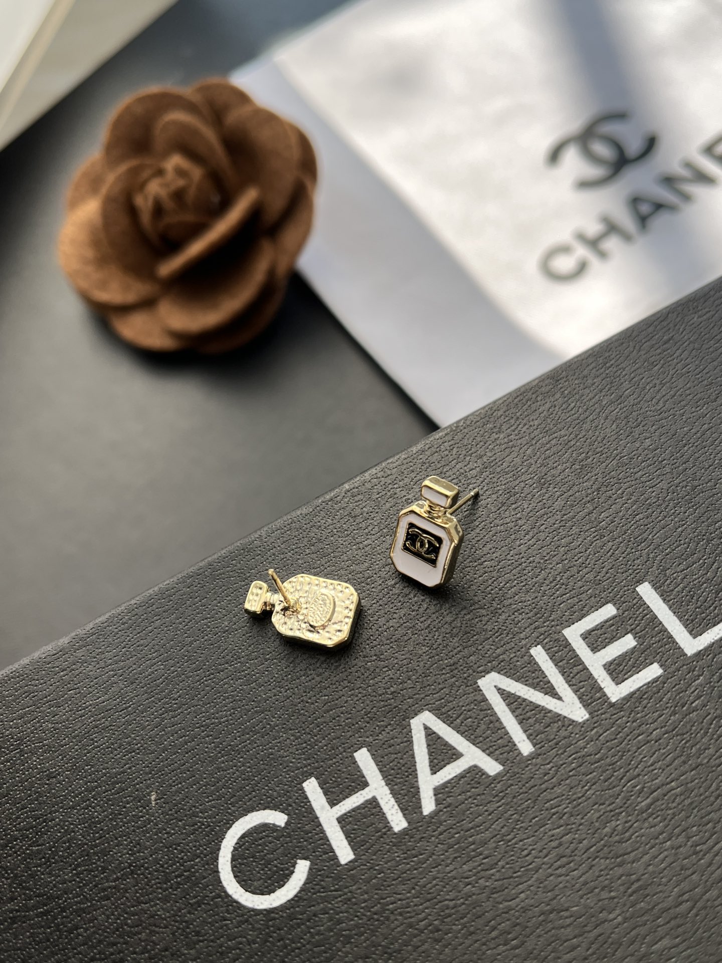 A1087 Chanel perfume bottle earrings