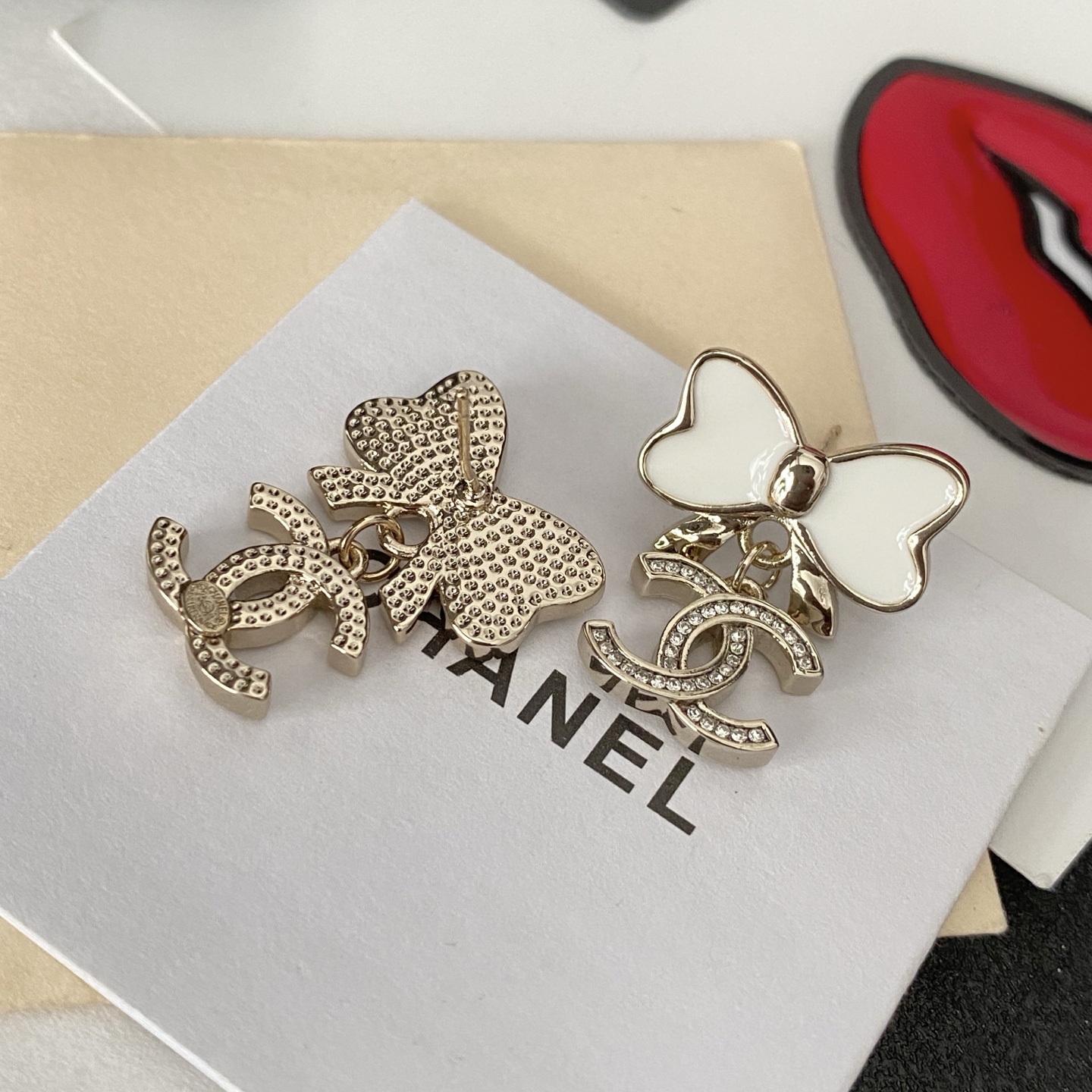 A1098 Chanel earrings