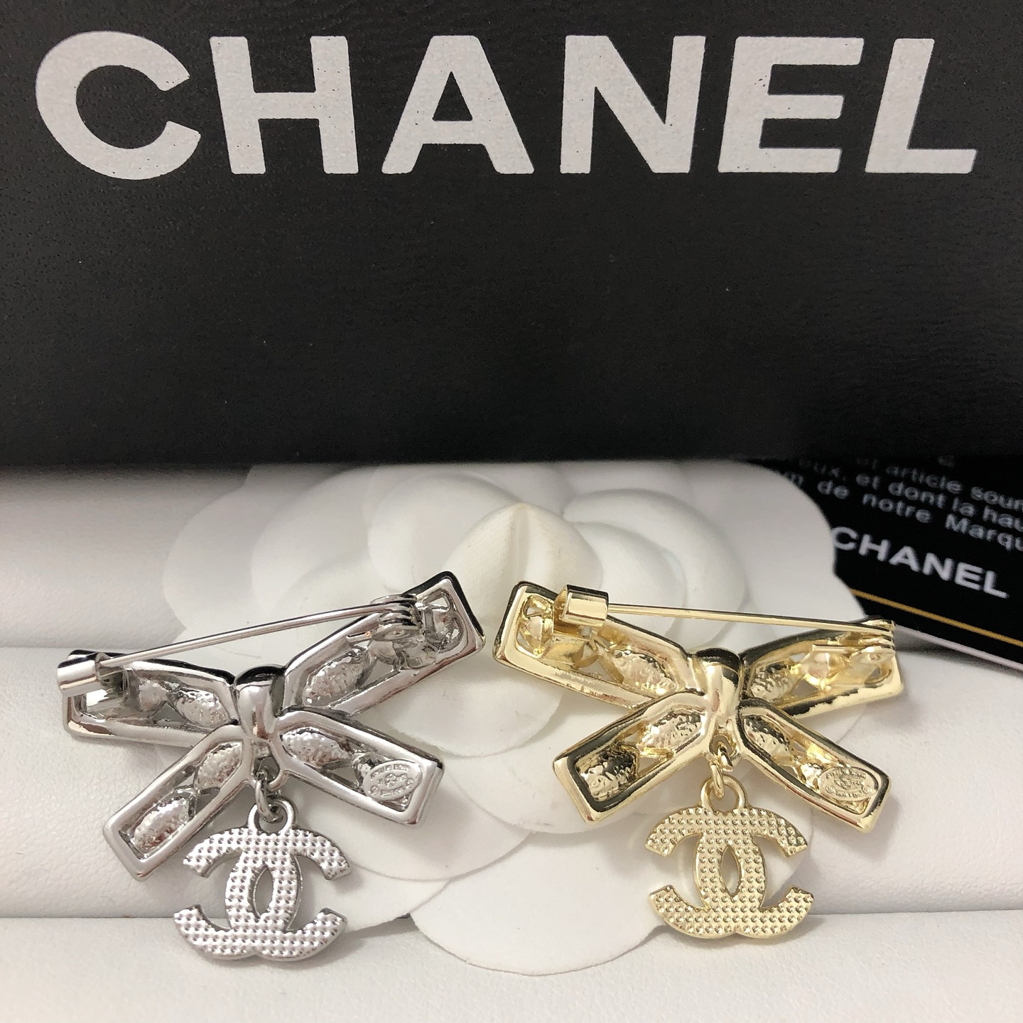 Chanel bowknot brooch 116398