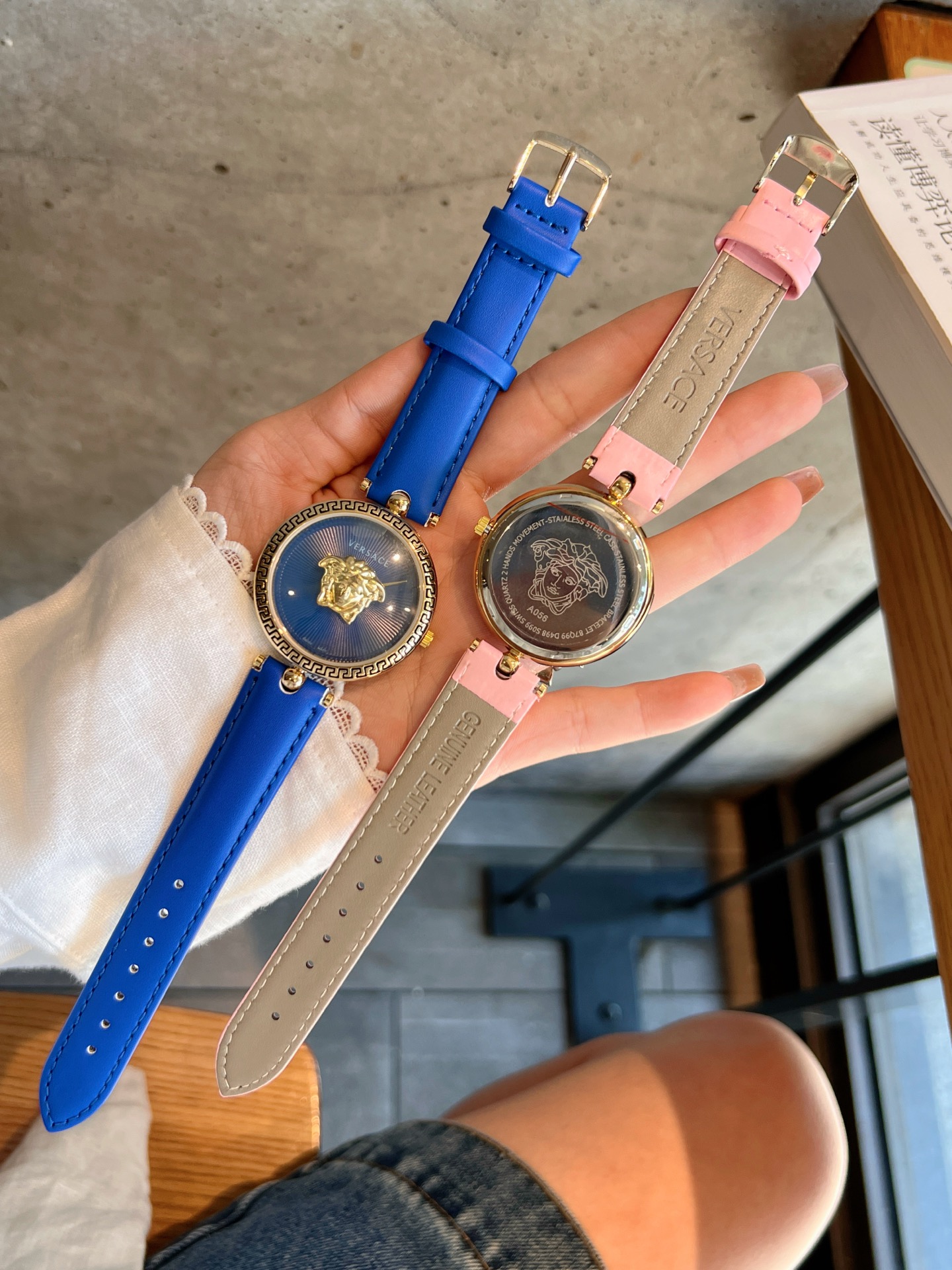 Versace leather quartz watch 116400