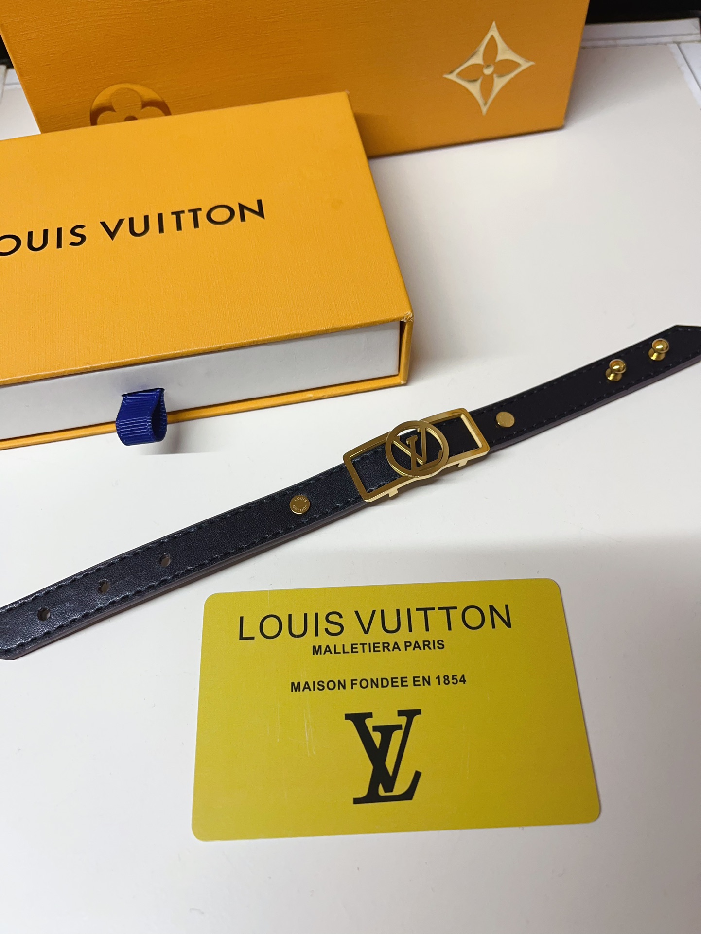 S444 LV Leather bracelet