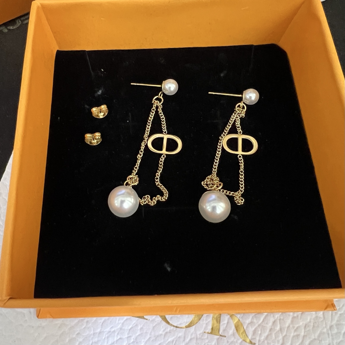 Dior pearls earrings 116426