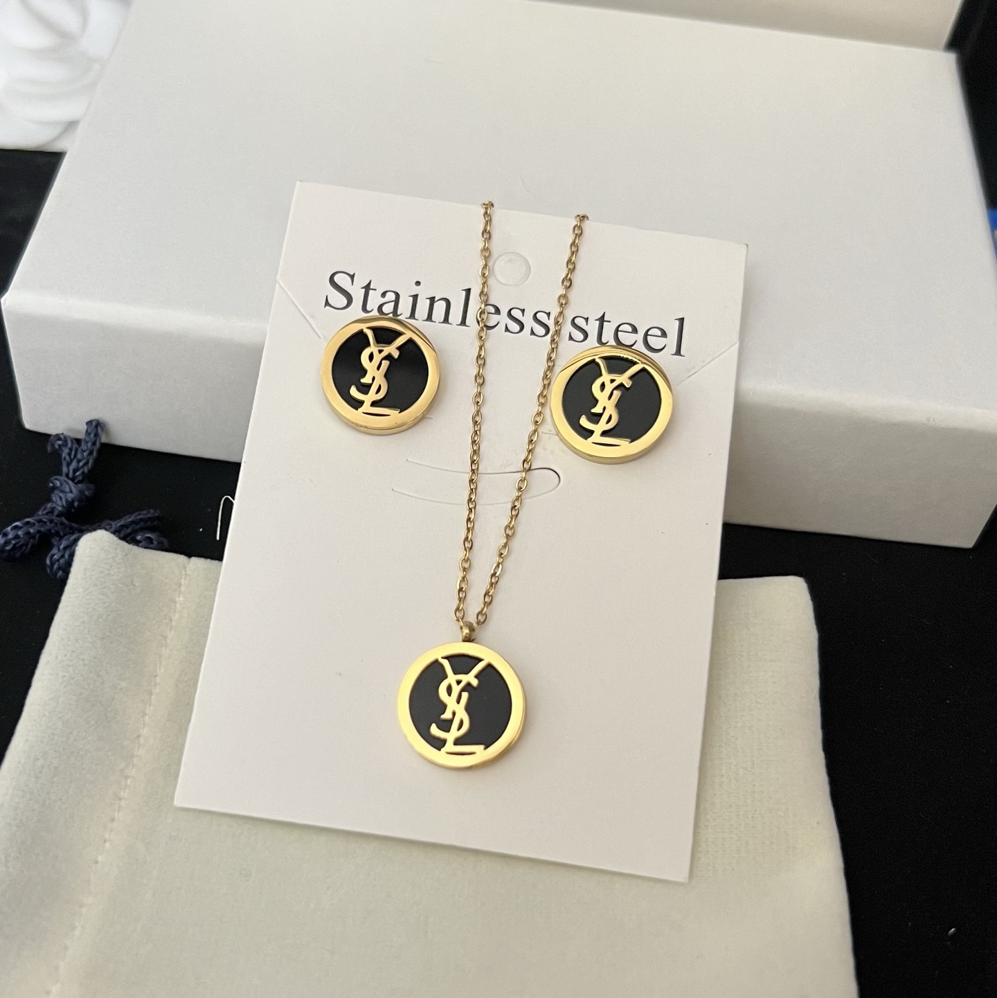 1 Set of YSL Earrings and Necklace 116492
