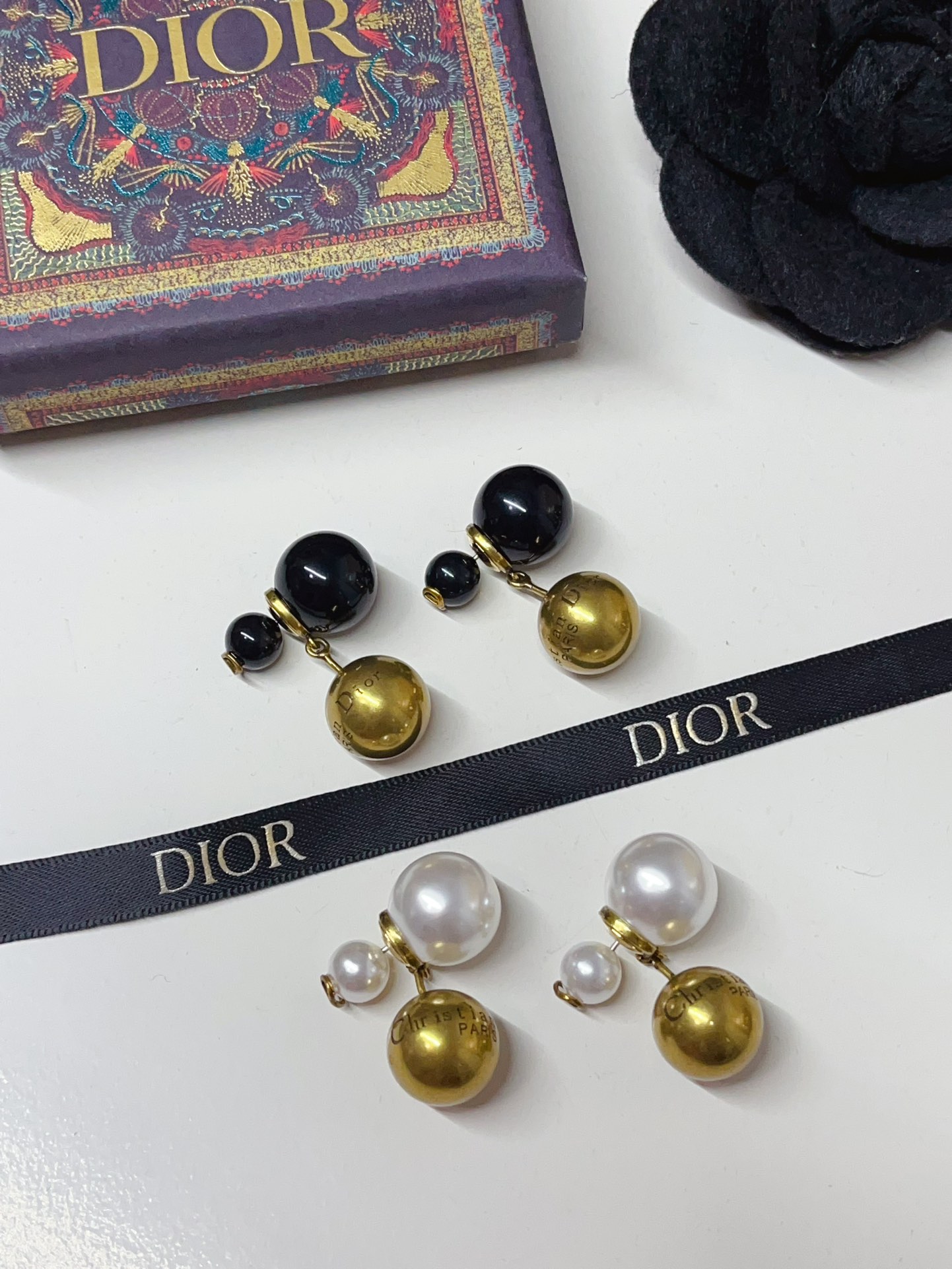 A1156 Dior Tribales earrings