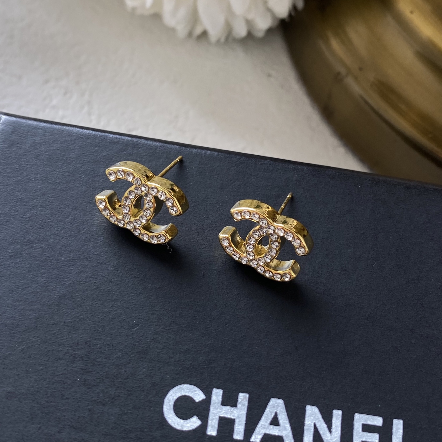 A1601 Chanel cc earrings