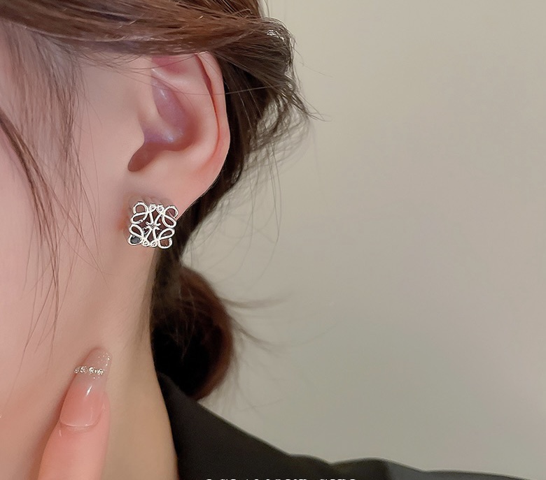 A891 LOEWE earrings