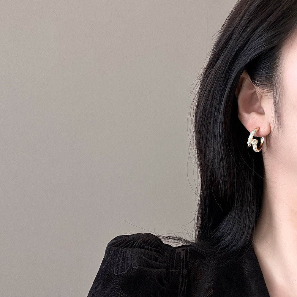 Cartier Juste un Clou diamond earrings 116555