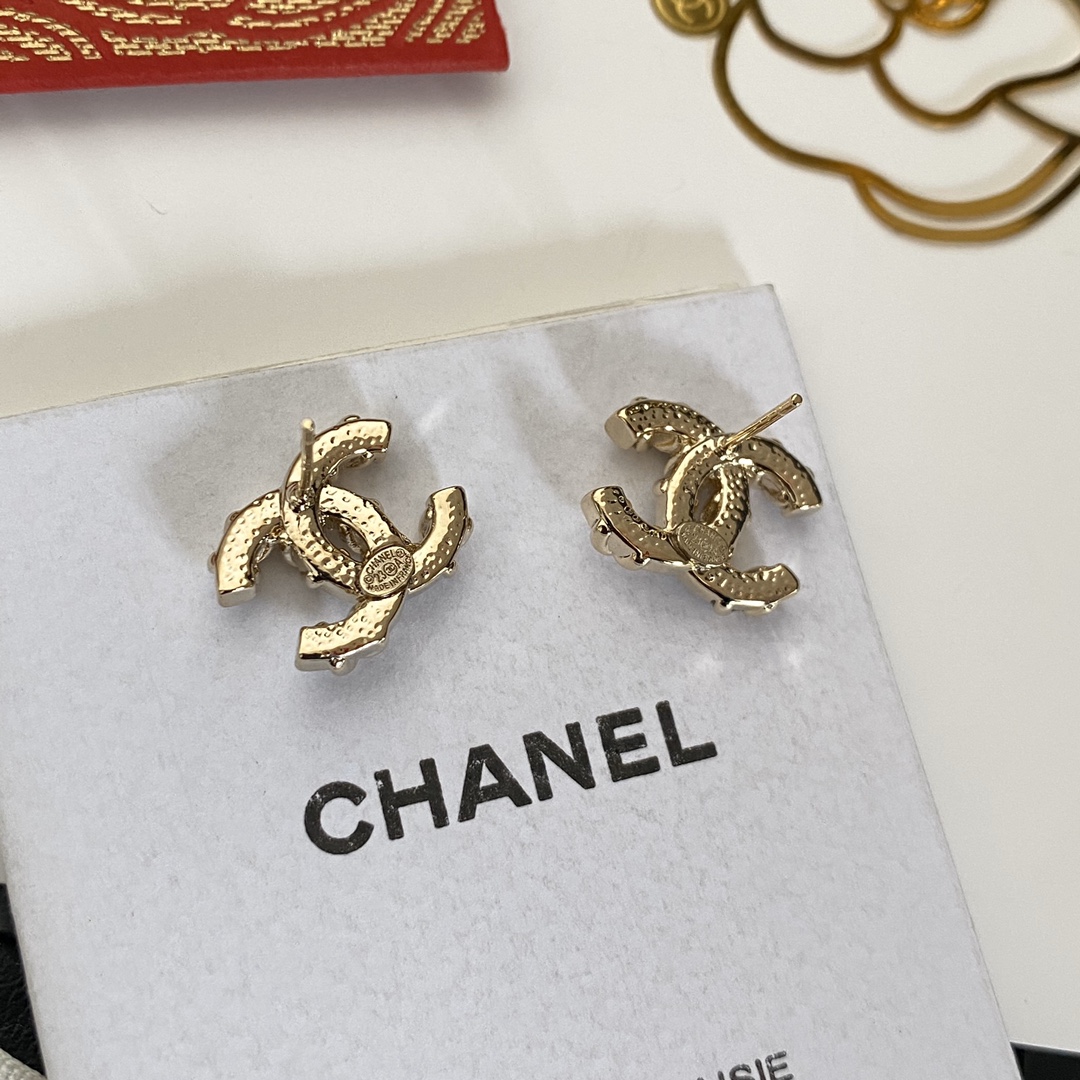 A338  Chanel earrings