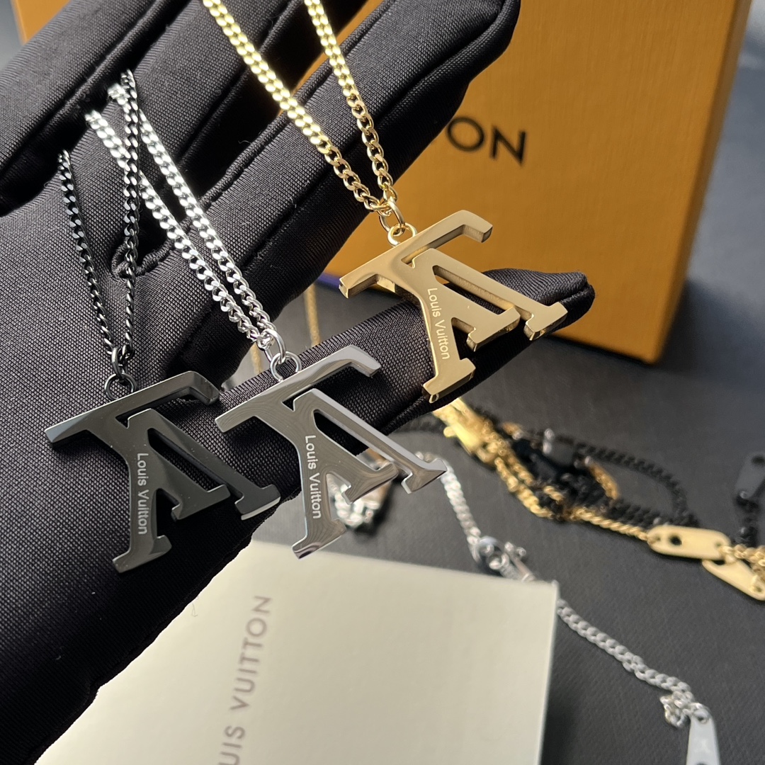 X624  LV Long necklace